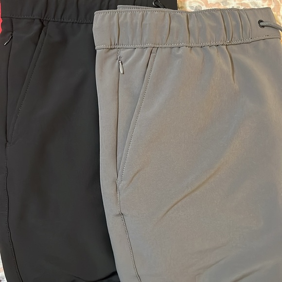 Set of Goodfellow & Co. Tech Jogger Shorts. - Picture 5 of 9